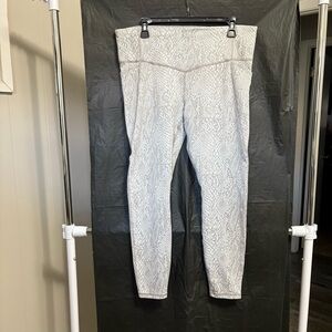 All in Motion Women’s XXL Gray Reptile Cropped Leggings Pockets Athleisure